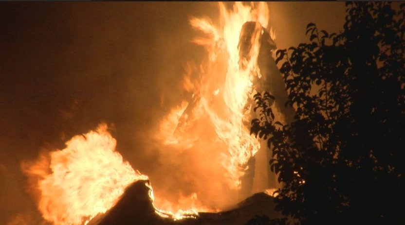 A house fire broke out on 900 N Oak Dr, Villa Hills late last night. No one was in the home and the fire was shortly put out