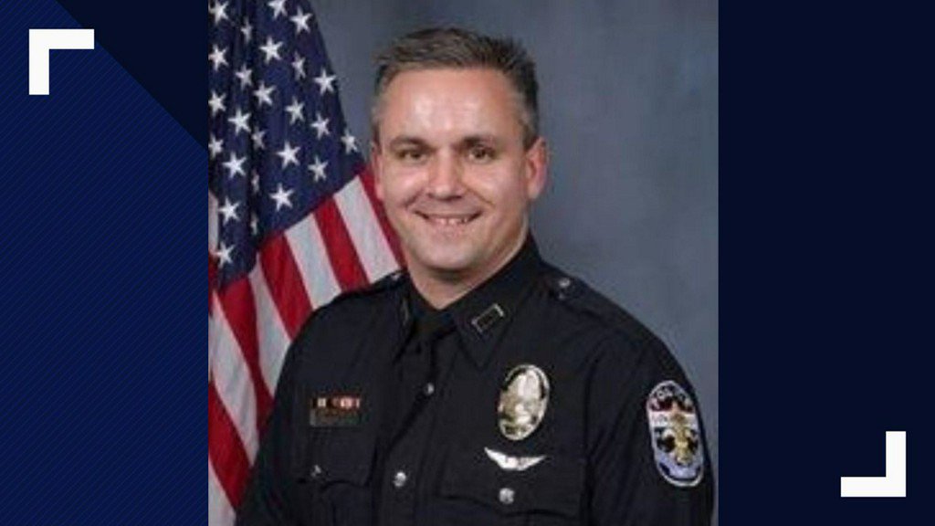 LMPD identifies officer who shot, killed robbery suspect in Jeffersontown    