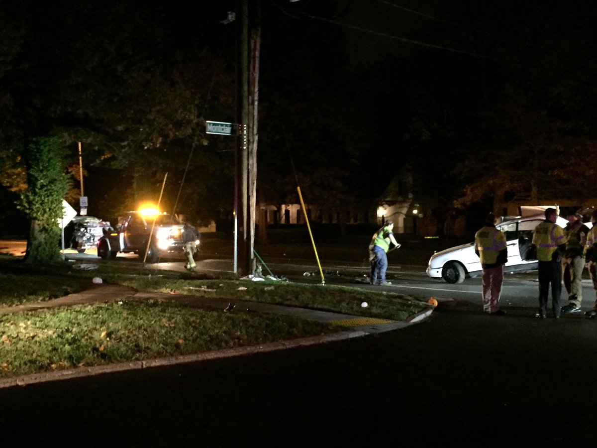Fatal 2 car crash on Montclair and Tates Creek Rd. 1 person died -1 person with life threatening injuries. 2 with moderate injuries  