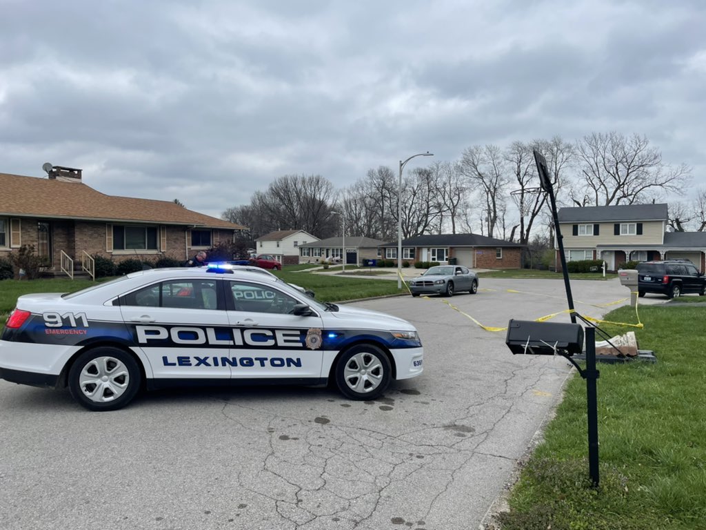 Scene of a shooting that just took place on Oakwood Dr. in Lexington. LPD found subject in the car with a GSW, and has been taken to the hospital with non-life threatening injuries. Suspect fled on foot and are actively searching.