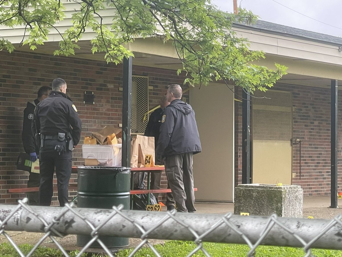 Lexington PD out early this morning still investigating the shooting that happened early this morning at Green Acres Park on LaSalle Road. They marked AT LEAST 70 pieces of evidence so far. 2 people were killed and 2 more were injured.