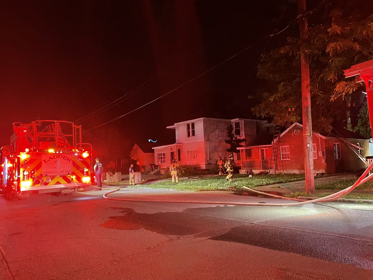 Heavy fire presence here at 722 Charles Ave in Lexington. Fire officials say there is damage to the back side  of the vacant home. Nobody was inside at the time of the fire. No injuries