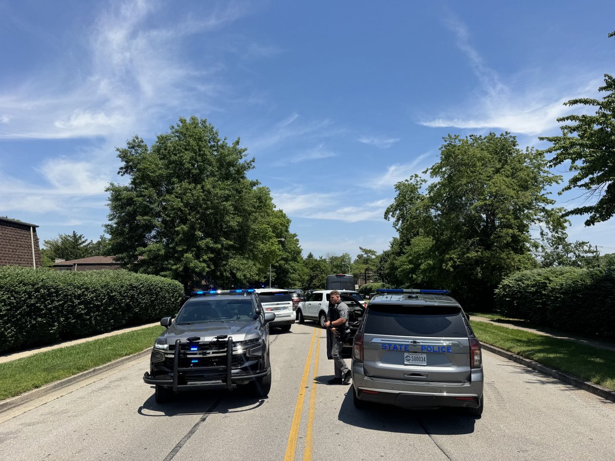 SWAT, US Marshalls at barricade scene in Lexington: